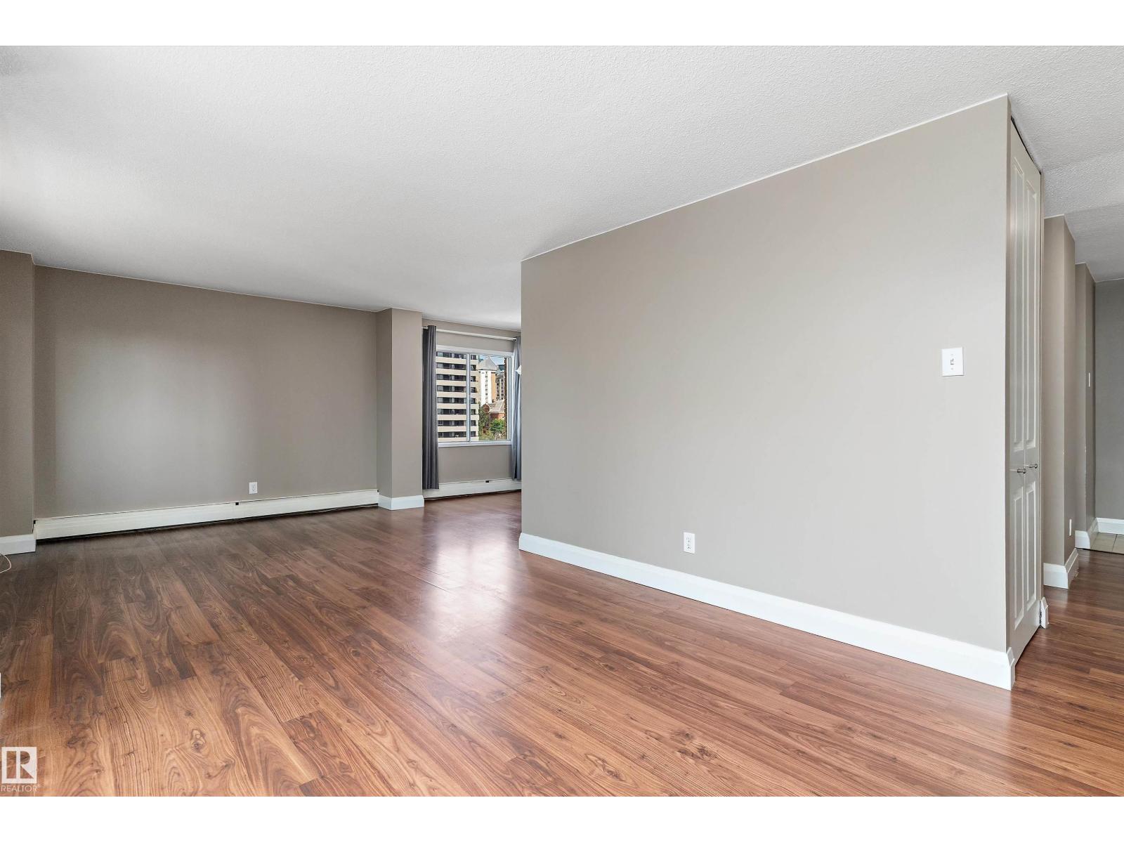 #1002 9725 106 ST NW - 11
