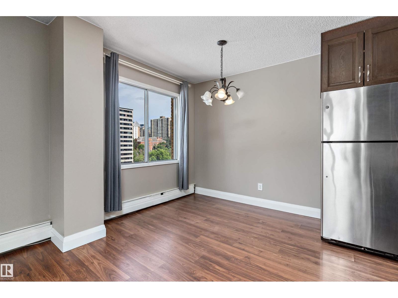 #1002 9725 106 ST NW - 12