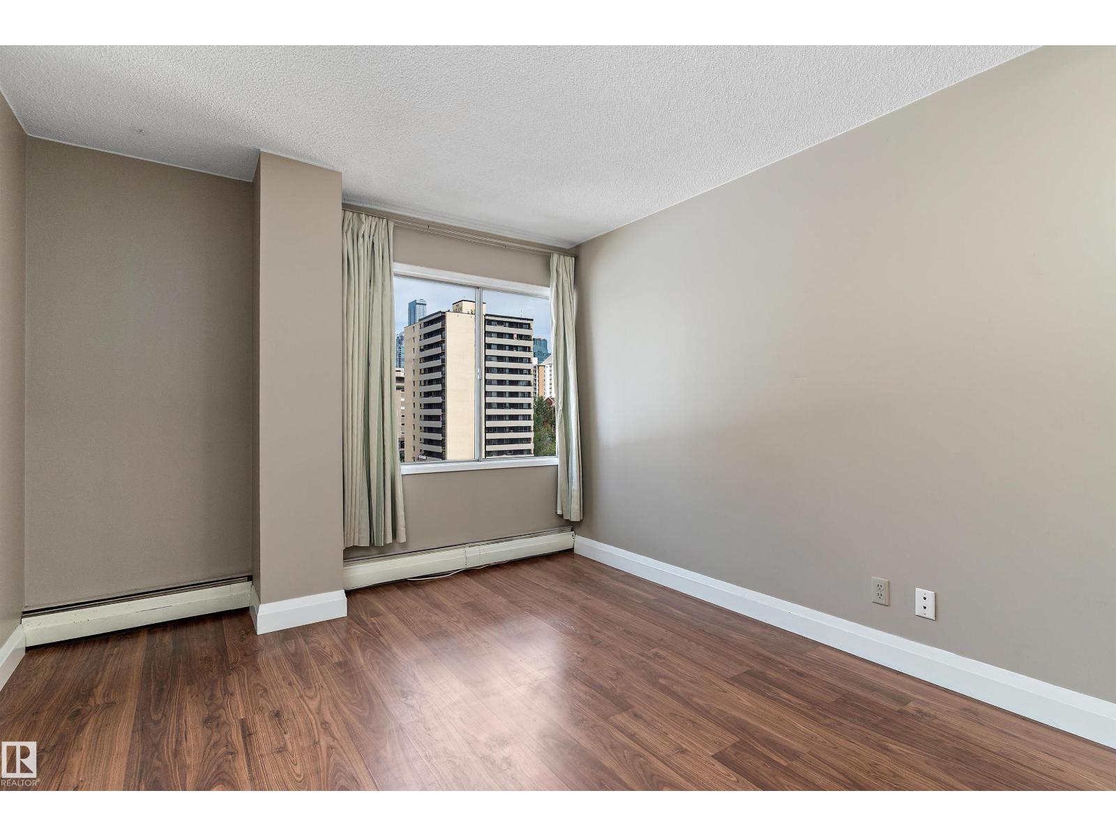 #1002 9725 106 ST NW - 20