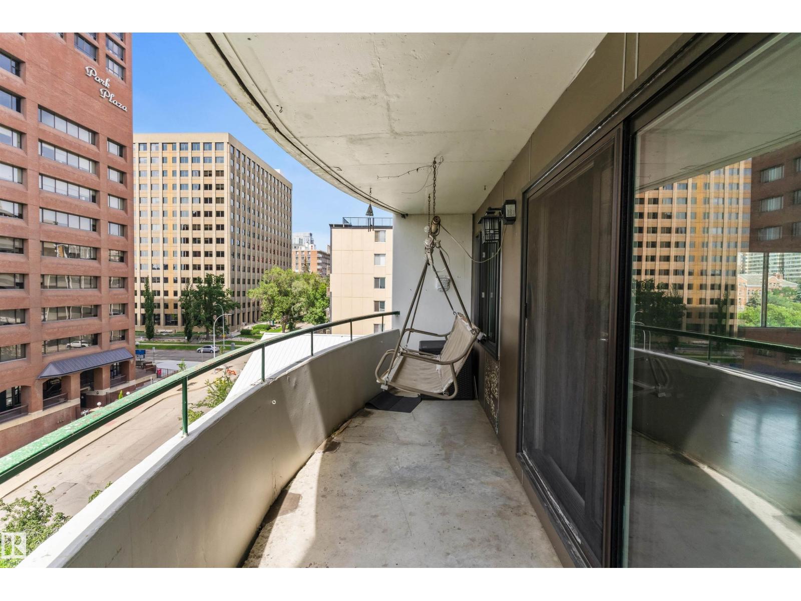 #1002 9725 106 ST NW - Image 24