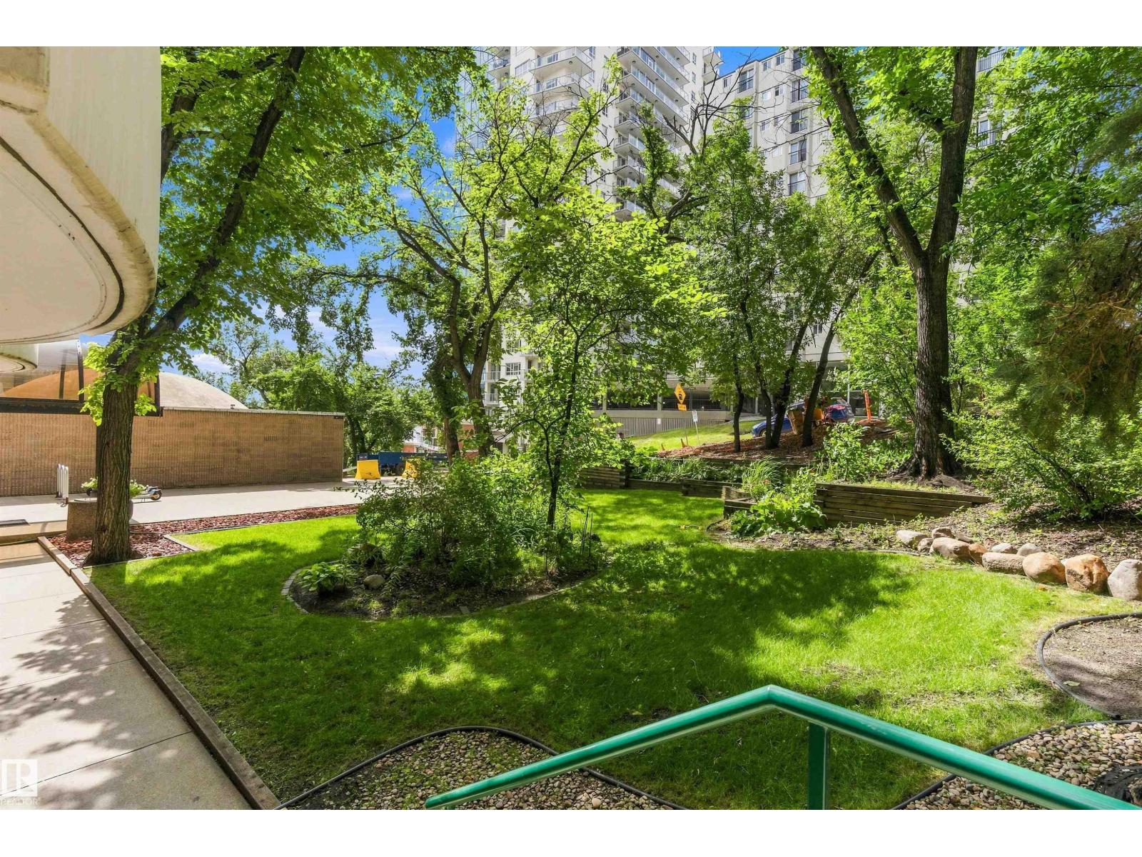 #1002 9725 106 ST NW - 32