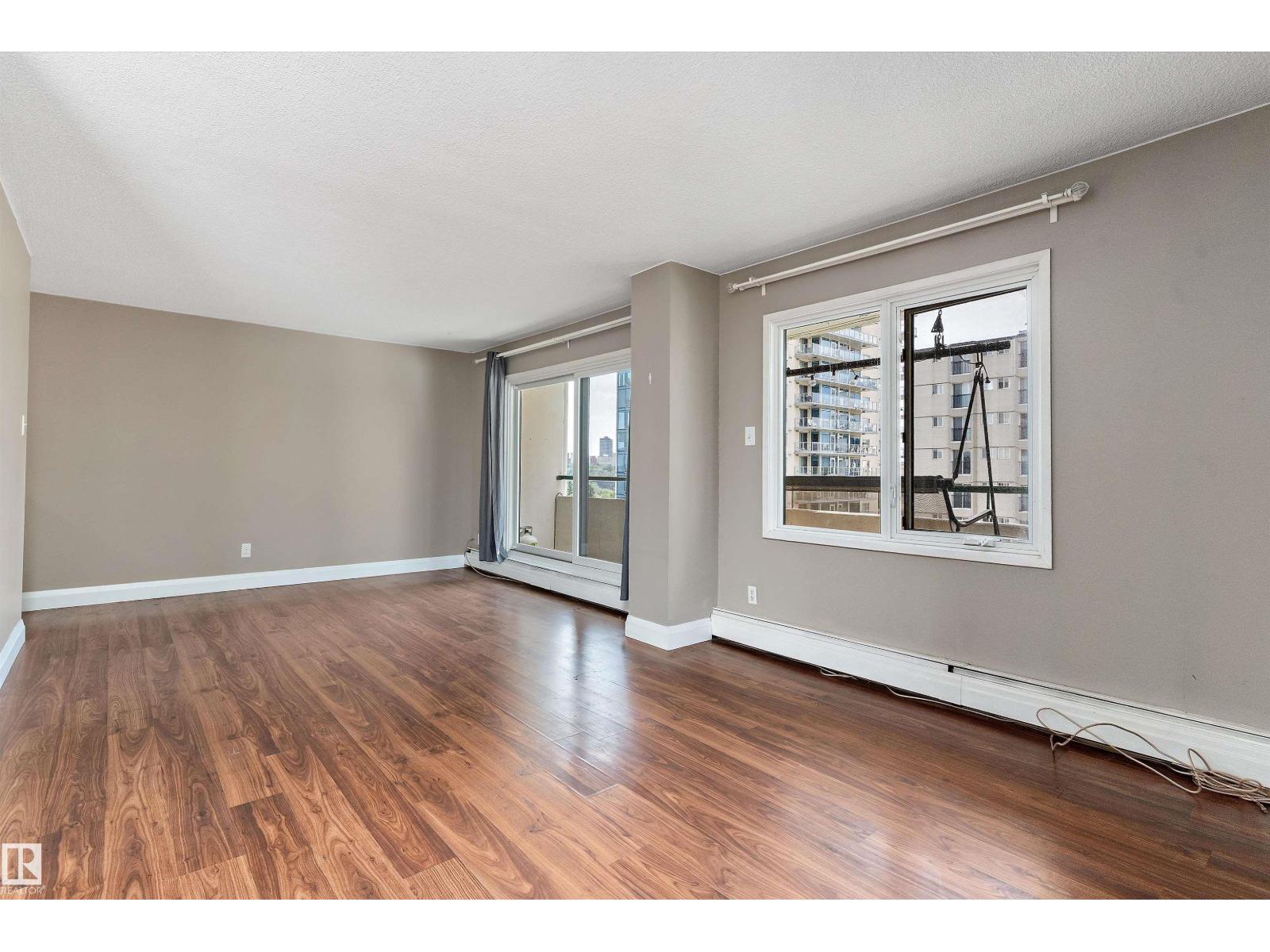 #1002 9725 106 ST NW - Image 8