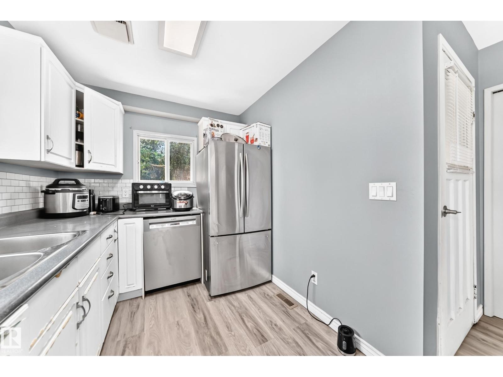 9031 150 Street NW - Photo 15