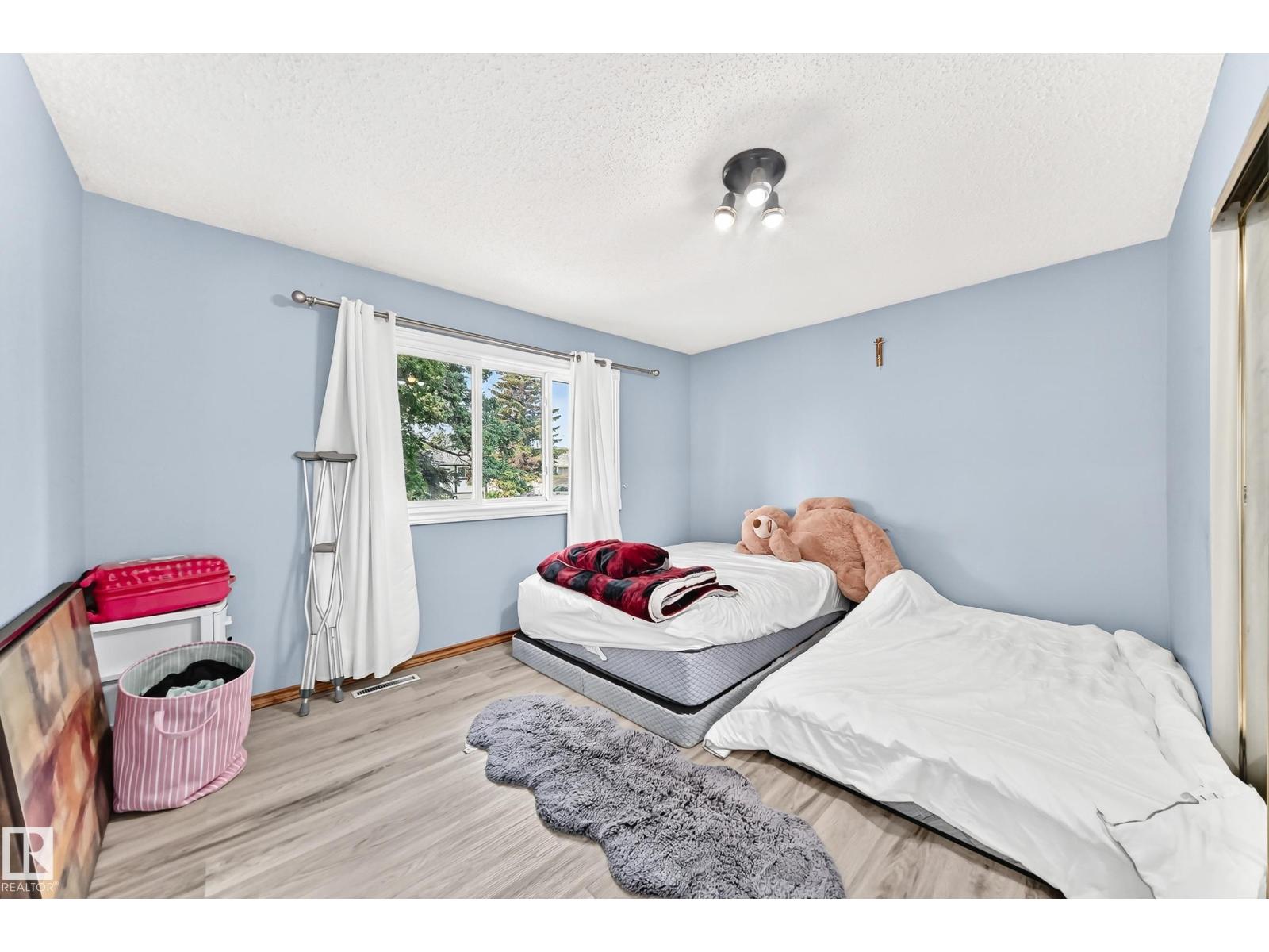 9031 150 Street NW - Photo 23