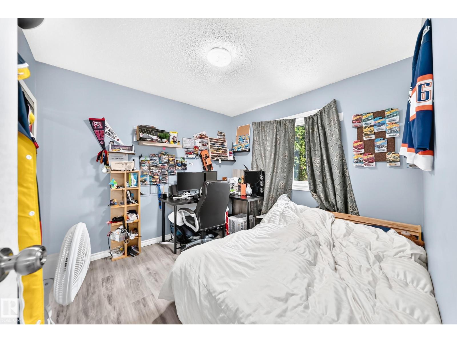 9031 150 Street NW - Photo 26