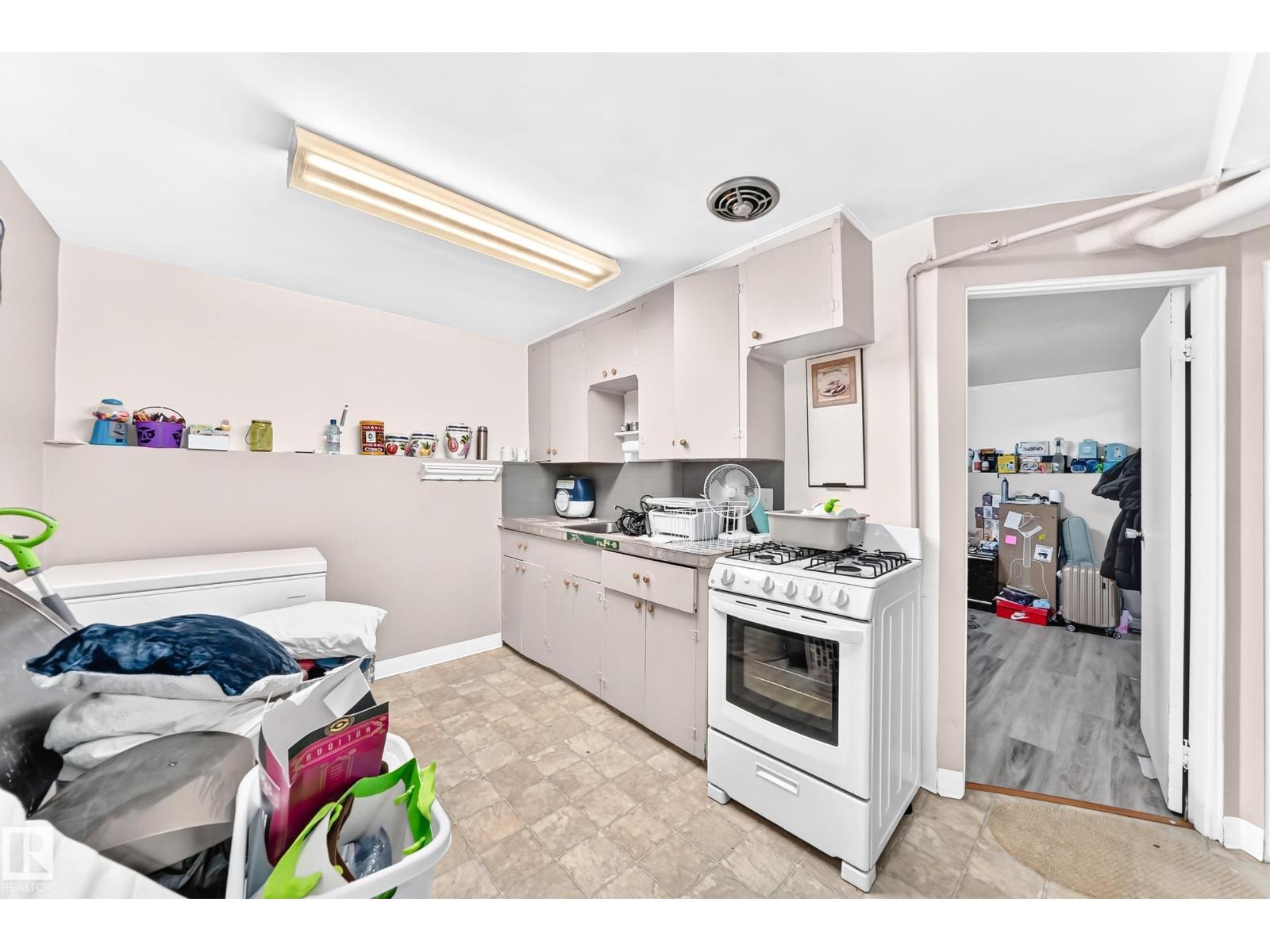 9031 150 Street NW - Photo 33