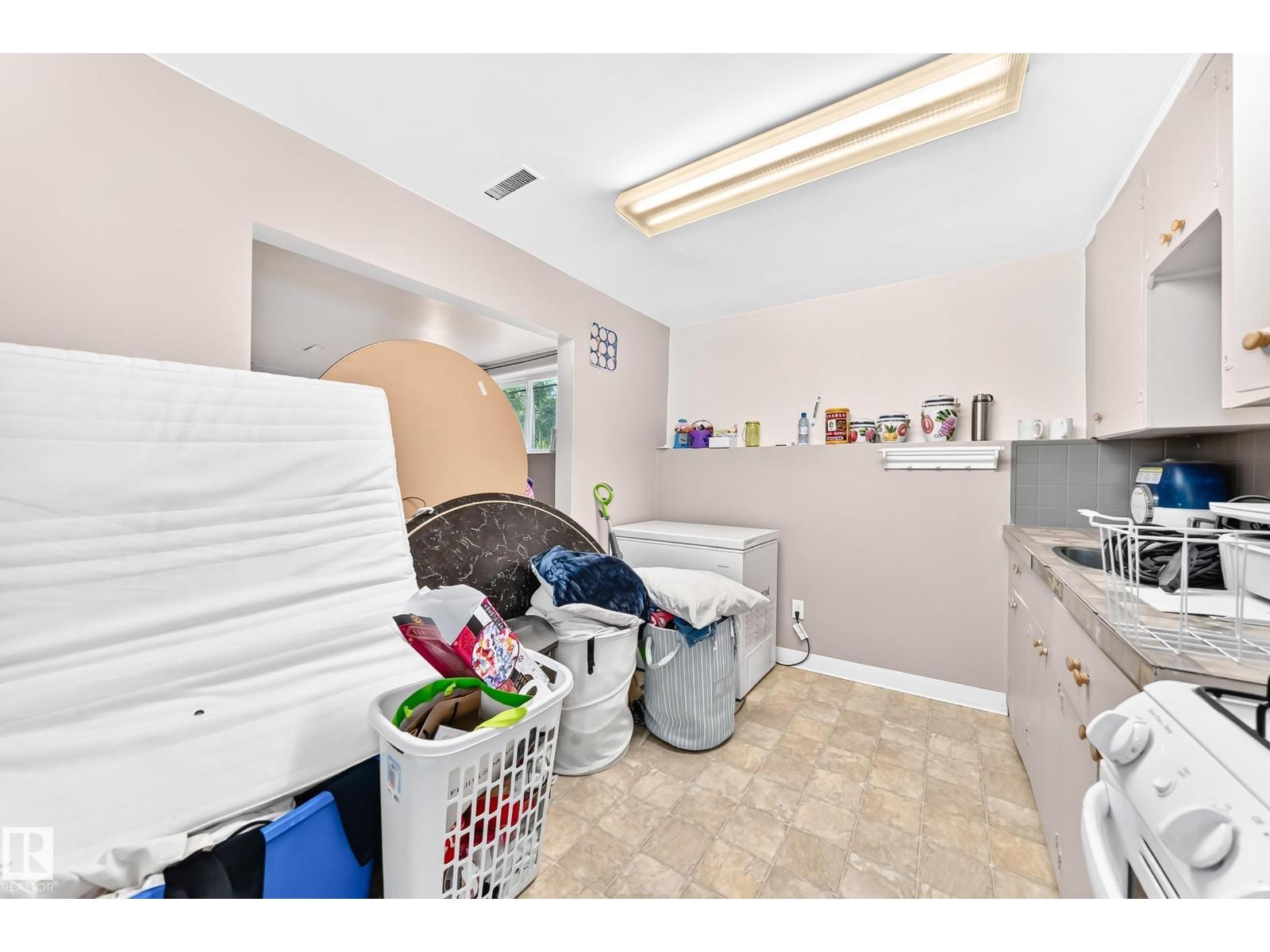 9031 150 Street NW - Photo 34