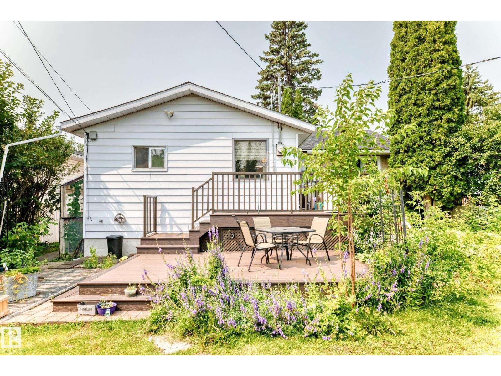 9031 150 Street NW - Photo 43