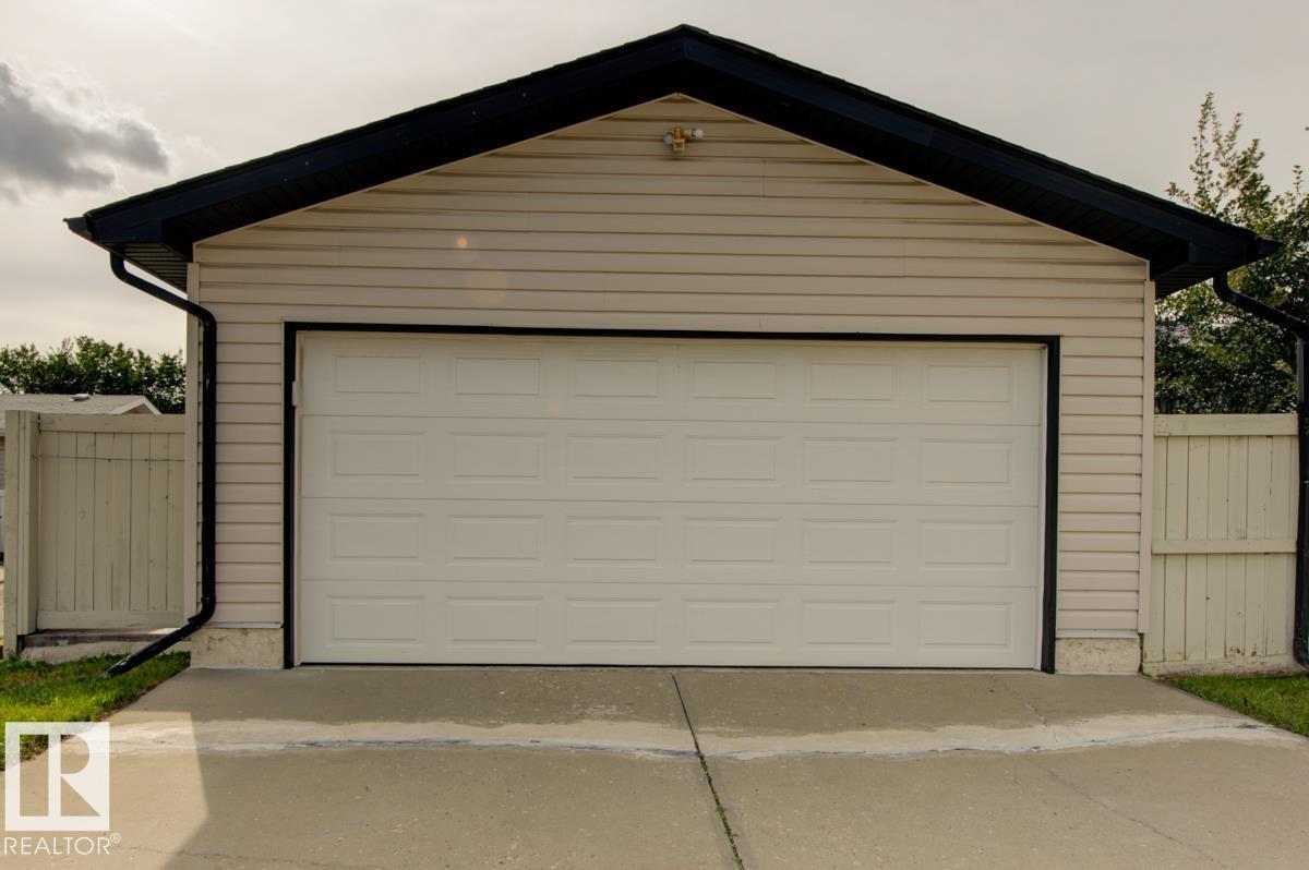 17703 90 ST NW - 45