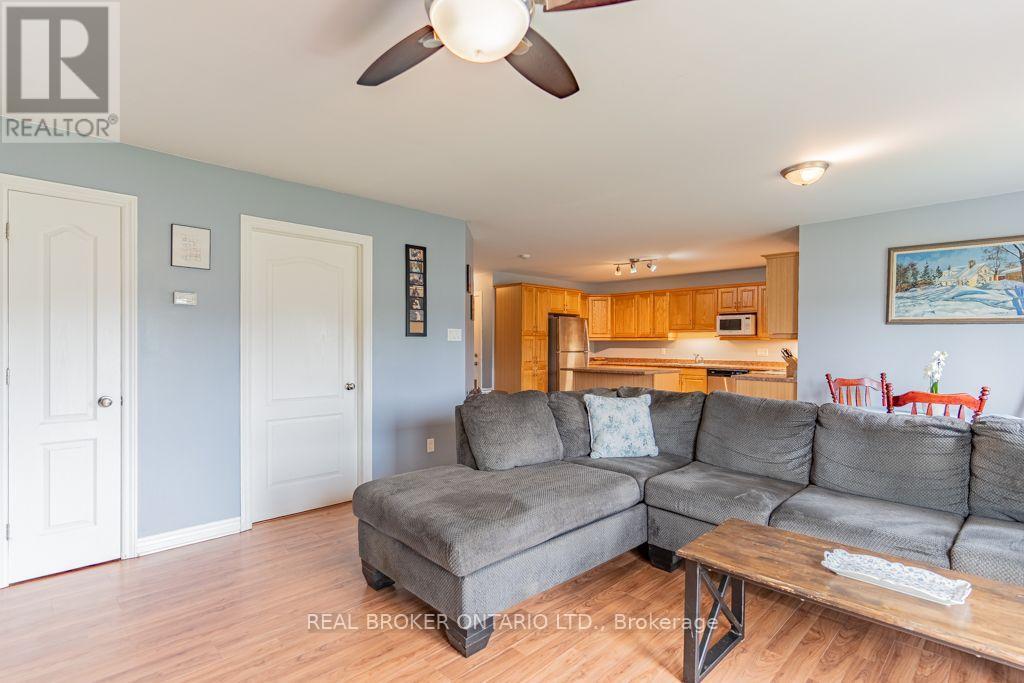 #103 32 LA CROISEE STREET - Image 10