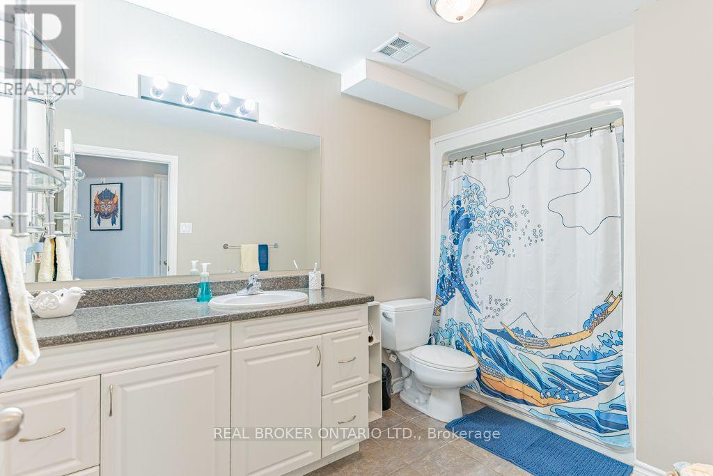 #103 32 LA CROISEE STREET - Image 14
