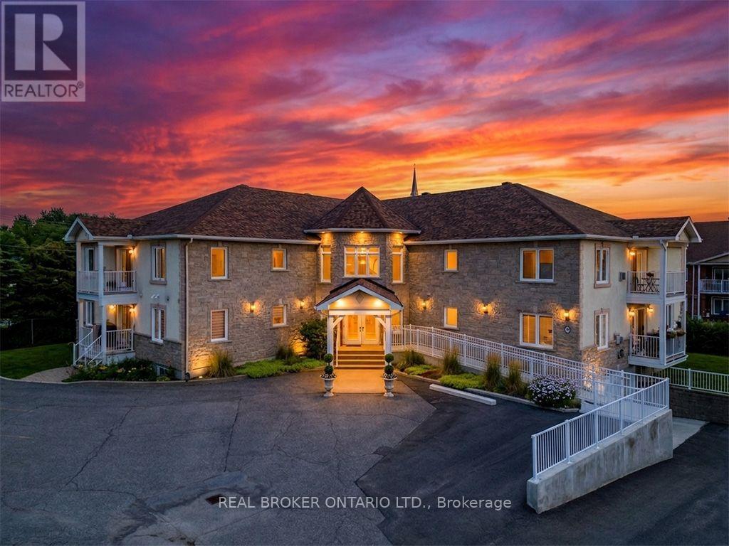 #103 32 LA CROISEE STREET - 2