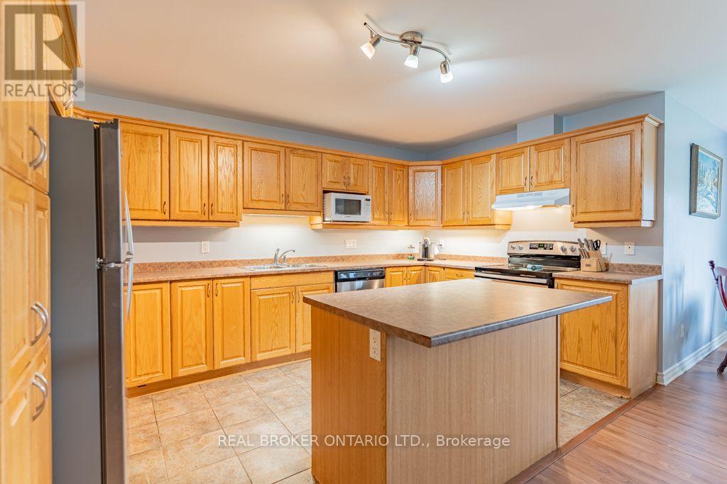#103 32 LA CROISEE STREET - Image 9
