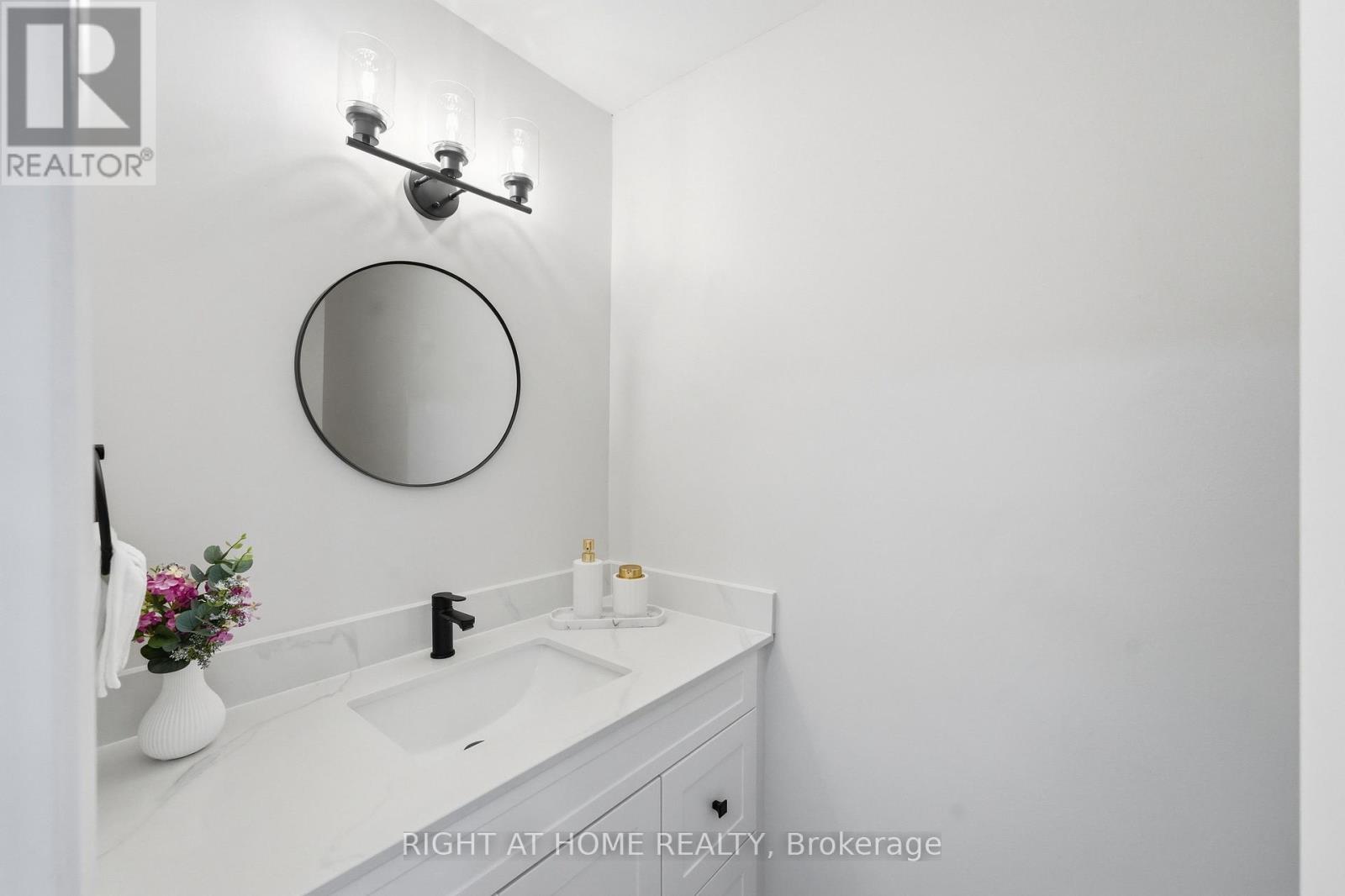3 Bed, 2 Bath House for Sale in Ottawa – 3 – 7874 JEANNE D’ARC BOULEVARD, Ottawa – MLS# X13643184 - Image 12