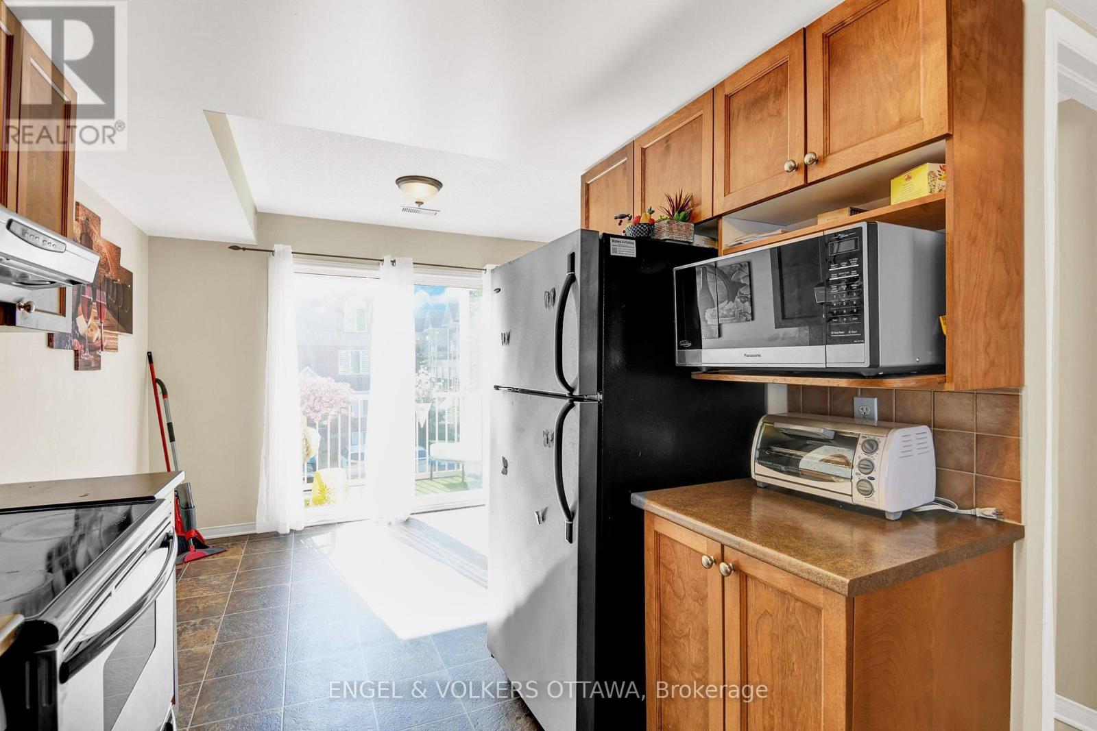2 Bed, 3 Bath House for Rent in Ottawa – 38 LAKEPOINTE DRIVE, Ottawa – MLS# X13643186 - Image 14