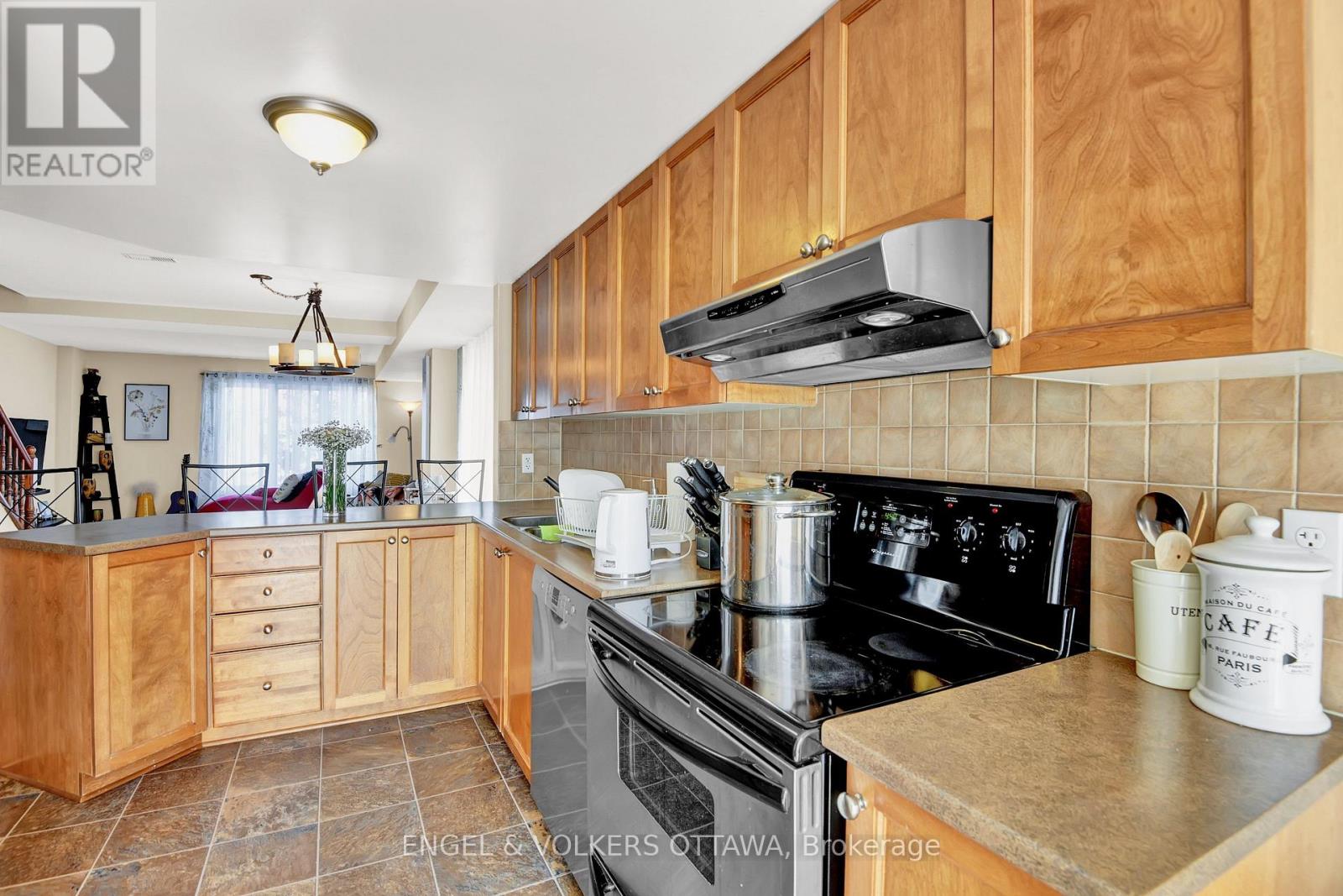 2 Bed, 3 Bath House for Rent in Ottawa – 38 LAKEPOINTE DRIVE, Ottawa – MLS# X13643186 - Image 17