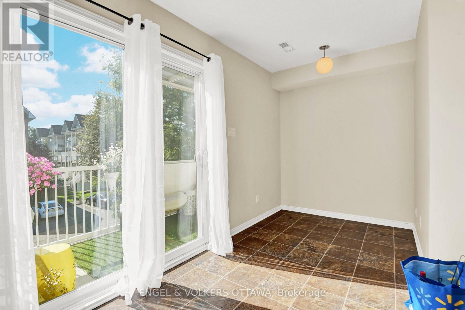 2 Bed, 3 Bath House for Rent in Ottawa – 38 LAKEPOINTE DRIVE, Ottawa – MLS# X13643186 - Image 18