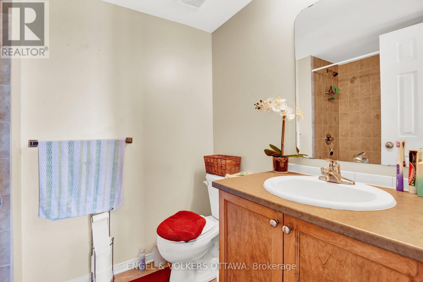 2 Bed, 3 Bath House for Rent in Ottawa – 38 LAKEPOINTE DRIVE, Ottawa – MLS# X13643186 - Image 32