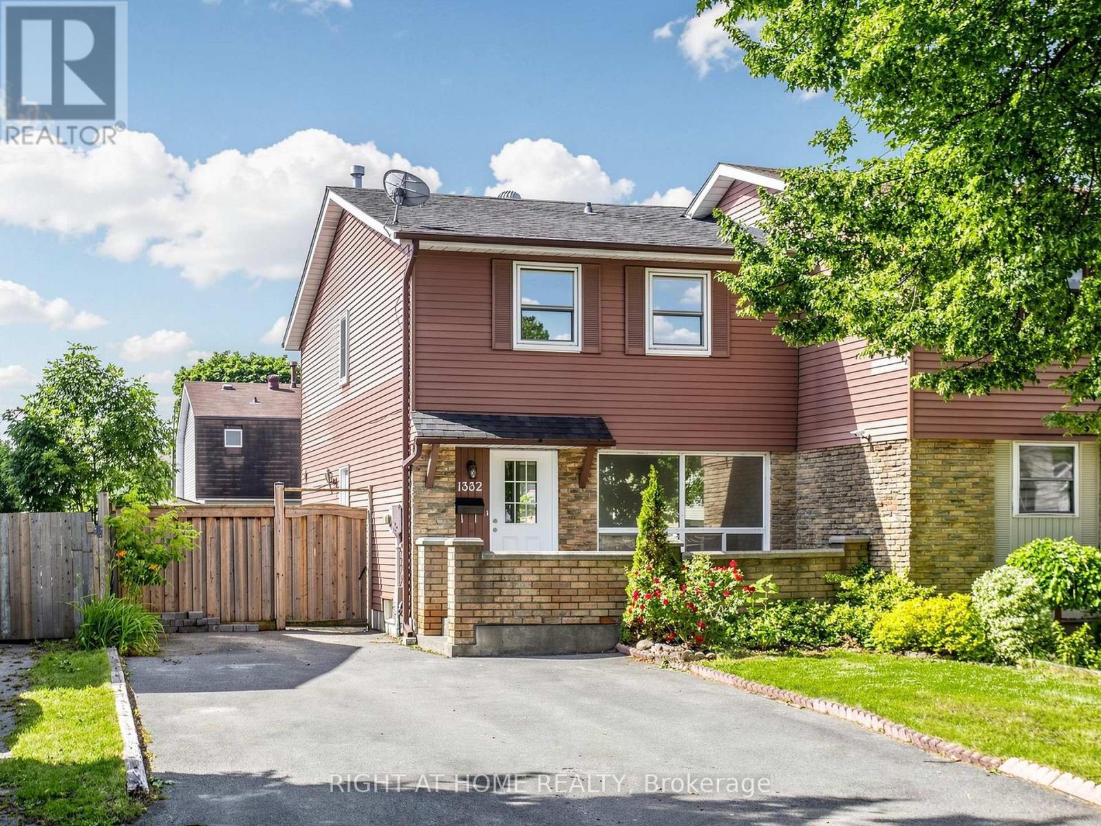 1332 FENELON CRESCENT - 1
