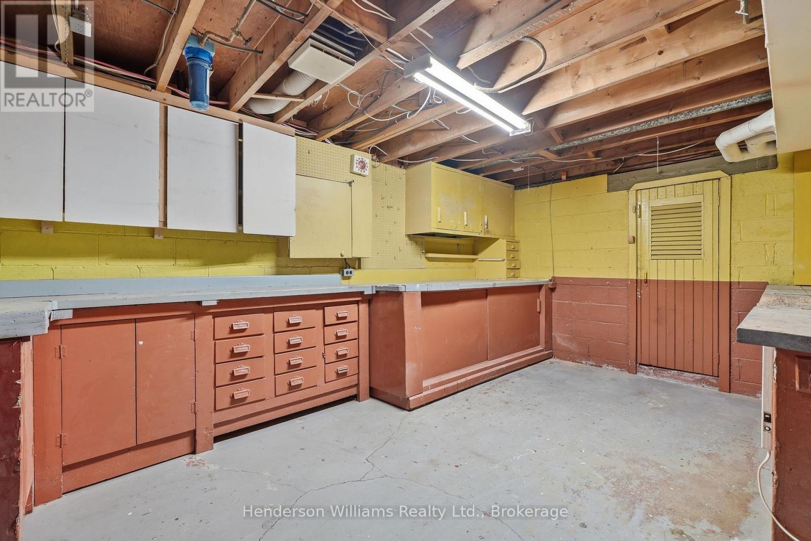 127 HERCHIMER AVENUE - Image 27
