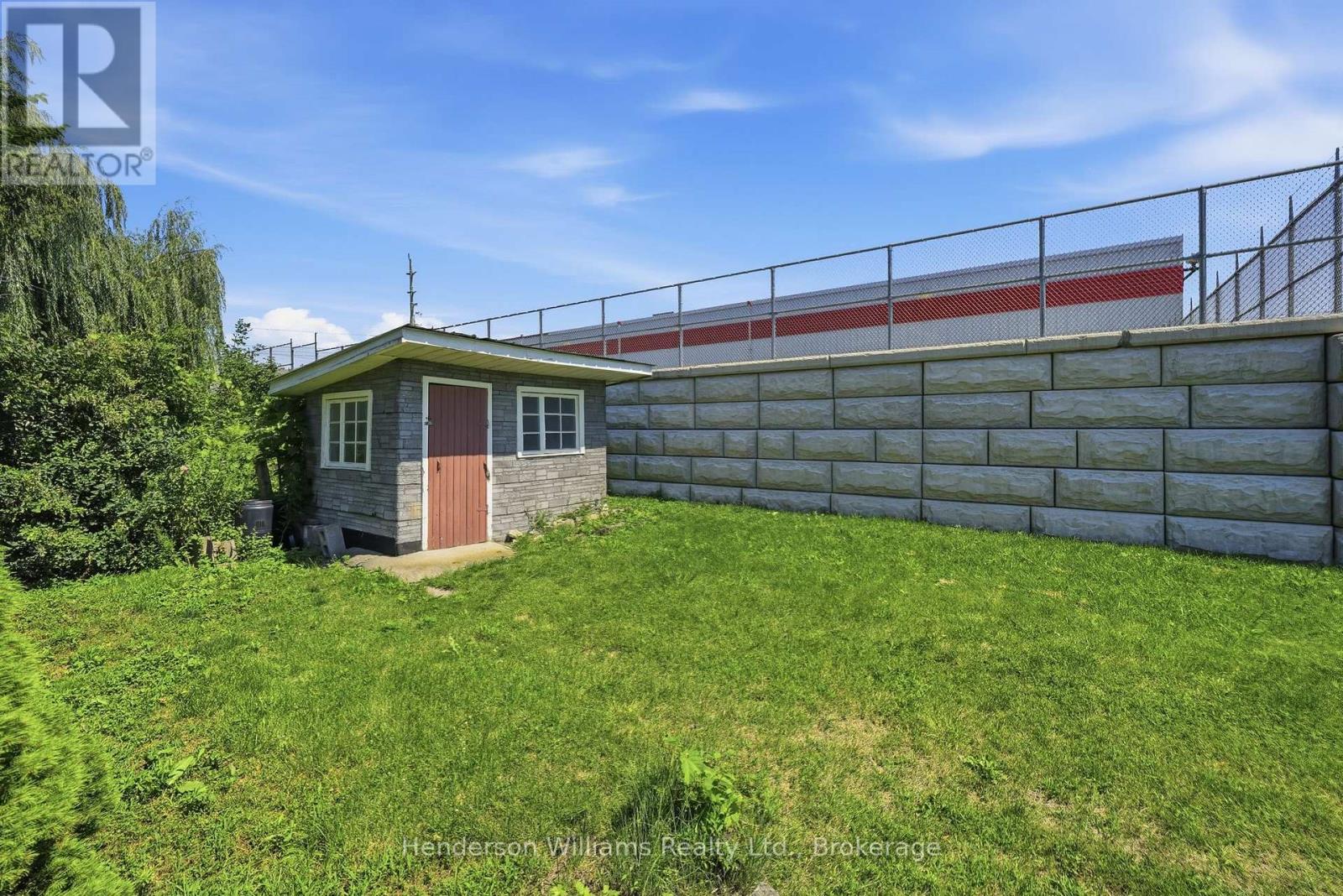 127 HERCHIMER AVENUE - Image 44