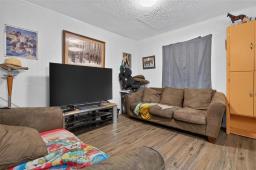 389 Harbison Avenue W, Winnipeg, MB R2L0A4 Photo 6
