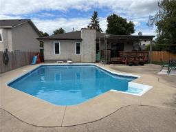 103 Pear Tree Bay, Winnipeg, MB R2N1S7 Photo 46