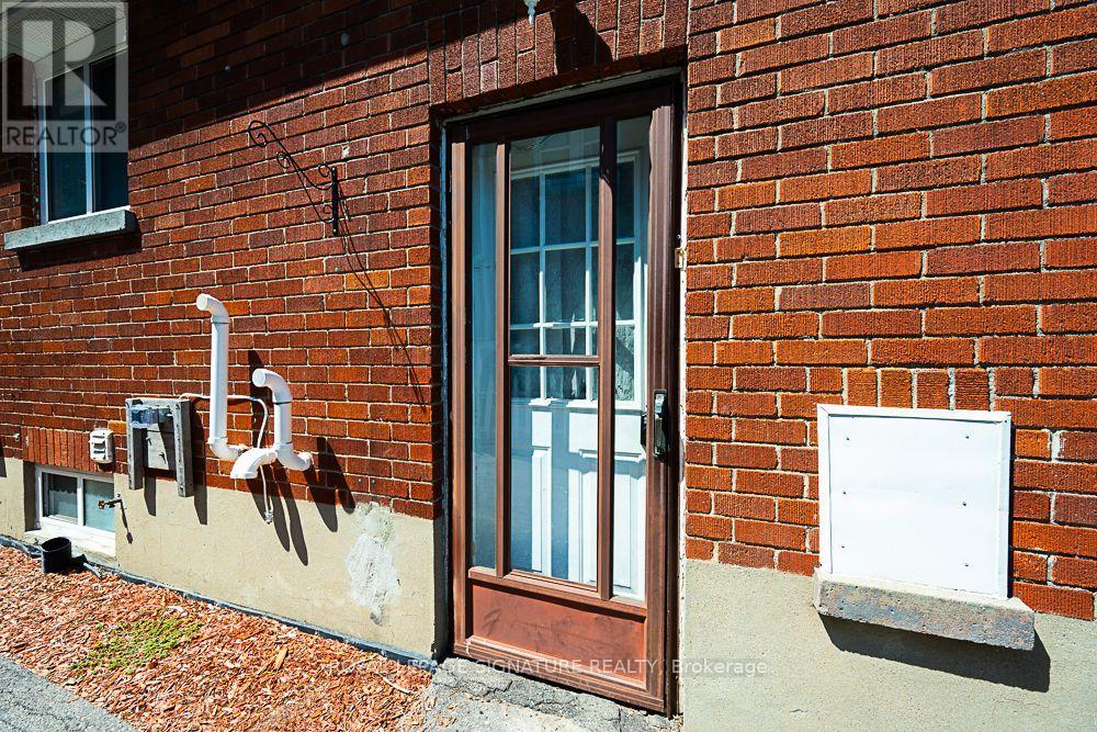 102 CENTRAL PARK BOULEVARD N - 31