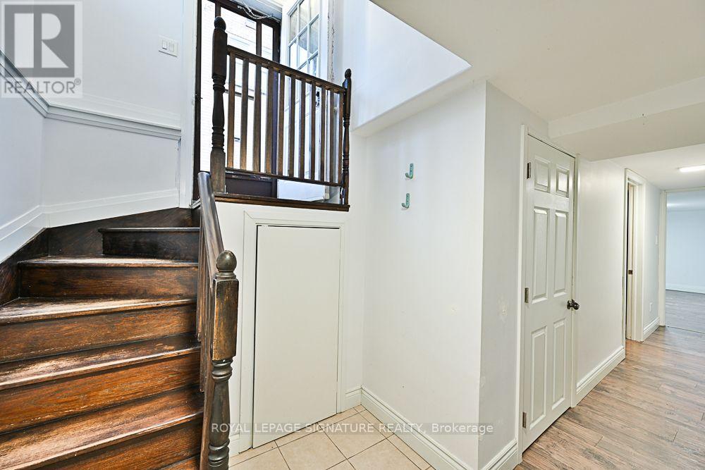 102 CENTRAL PARK BOULEVARD N - 32