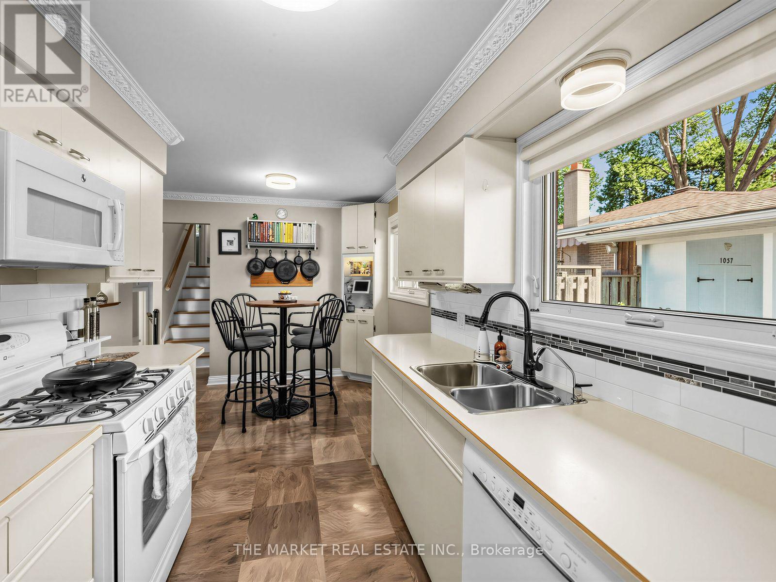 1033 FRANCONIA DRIVE - Image 19