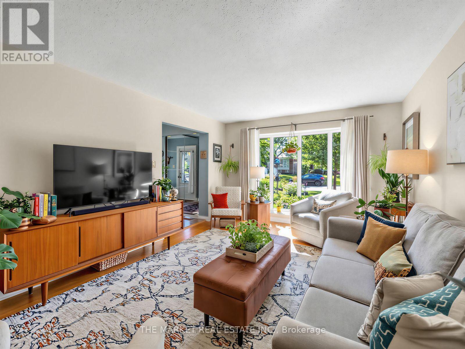 1033 FRANCONIA DRIVE - Image 12