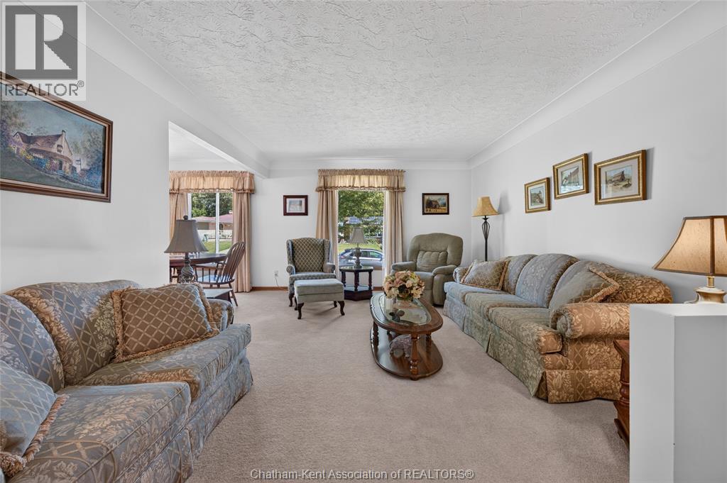 18 CAMEO DRIVE, Leamington — photo 3