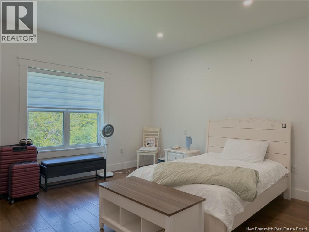 72 Longwood Drive - 18