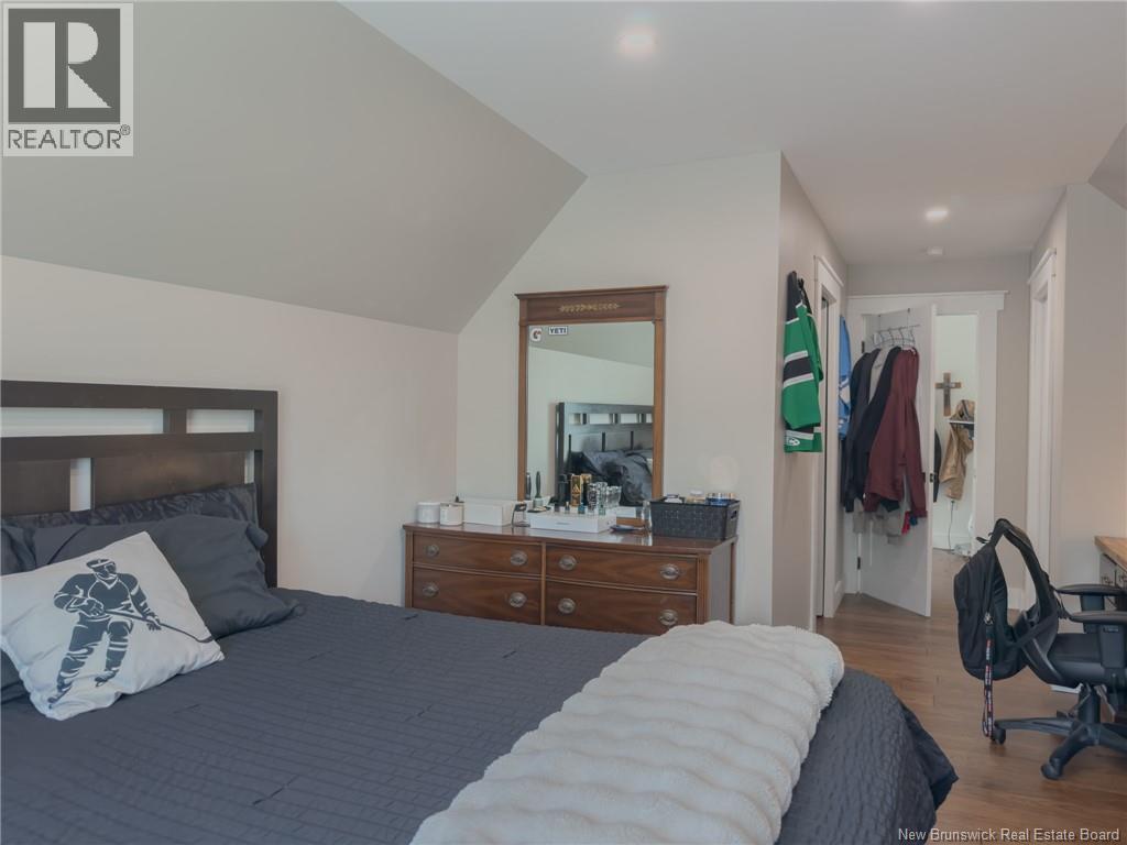 72 Longwood Drive - 29