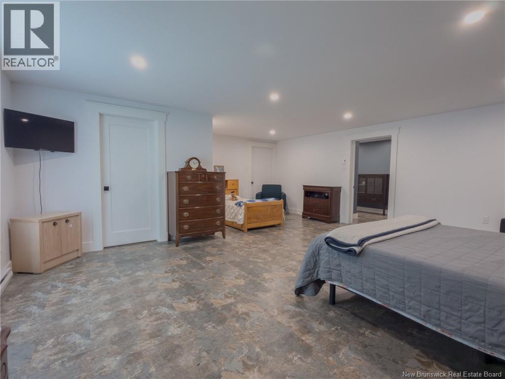 72 Longwood Drive - 34