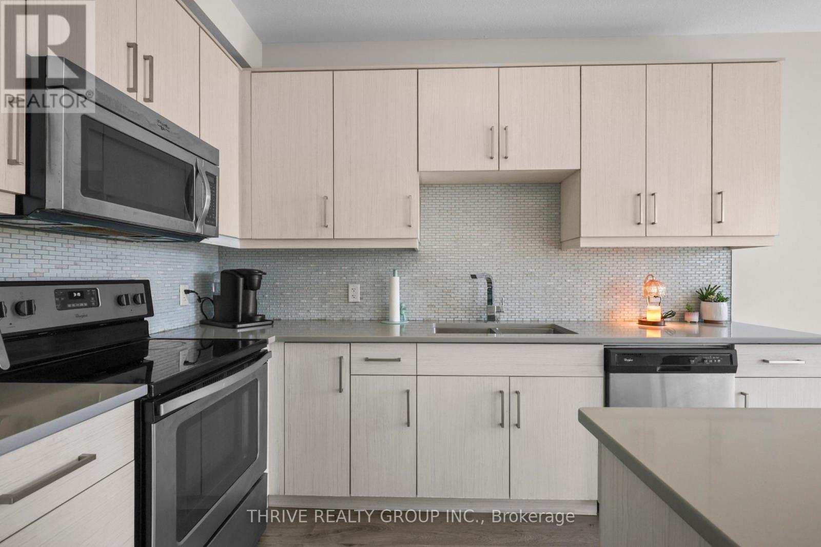 981 WEST VILLAGE SQUARE - Image 14
