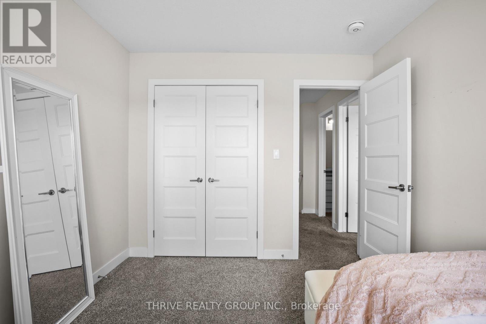 981 WEST VILLAGE SQUARE - Image 25