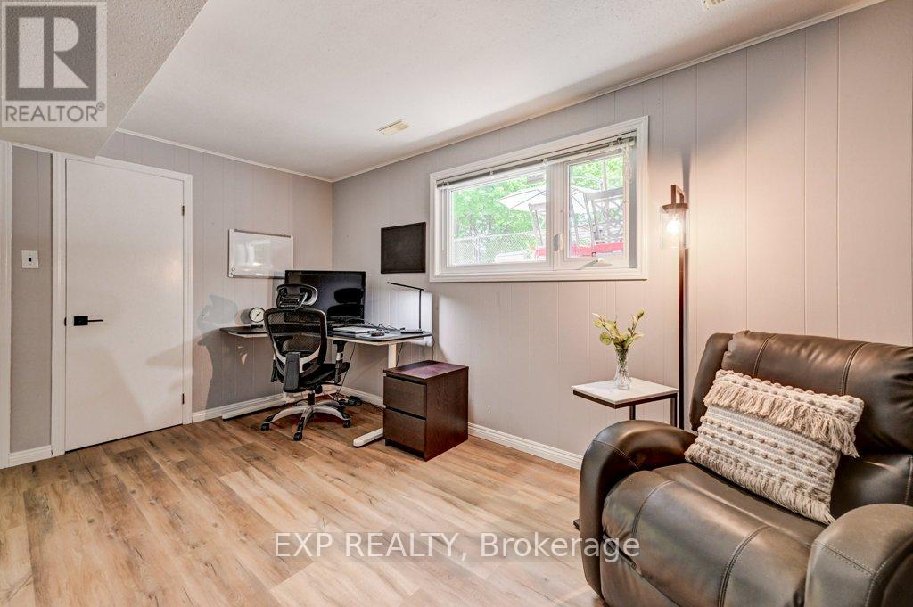 194 DUNDAS STREET E - 28