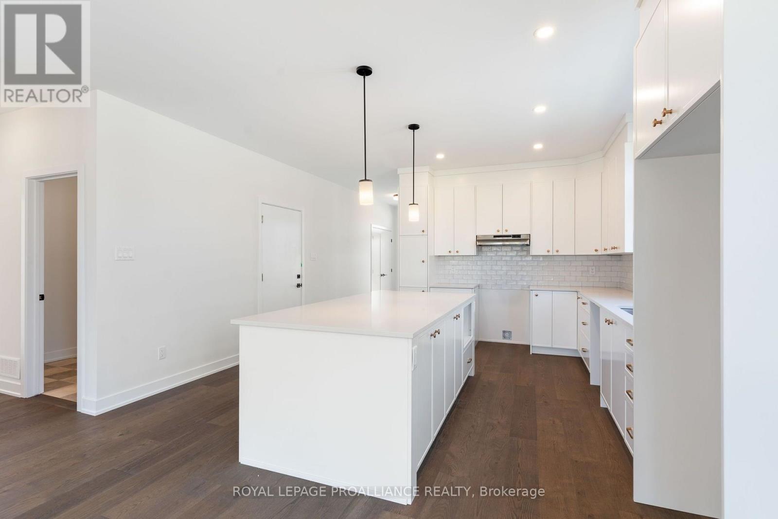 1054 TURNER DRIVE - Image 14