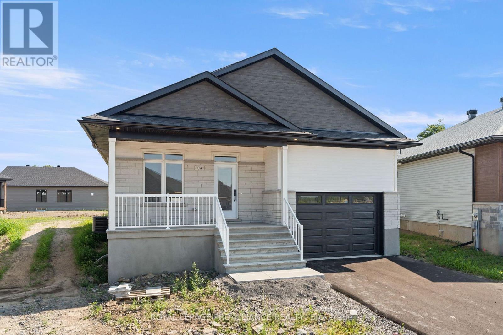 1054 TURNER DRIVE - 2