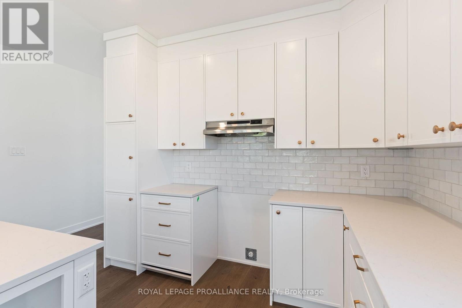 1054 TURNER DRIVE - Image 20