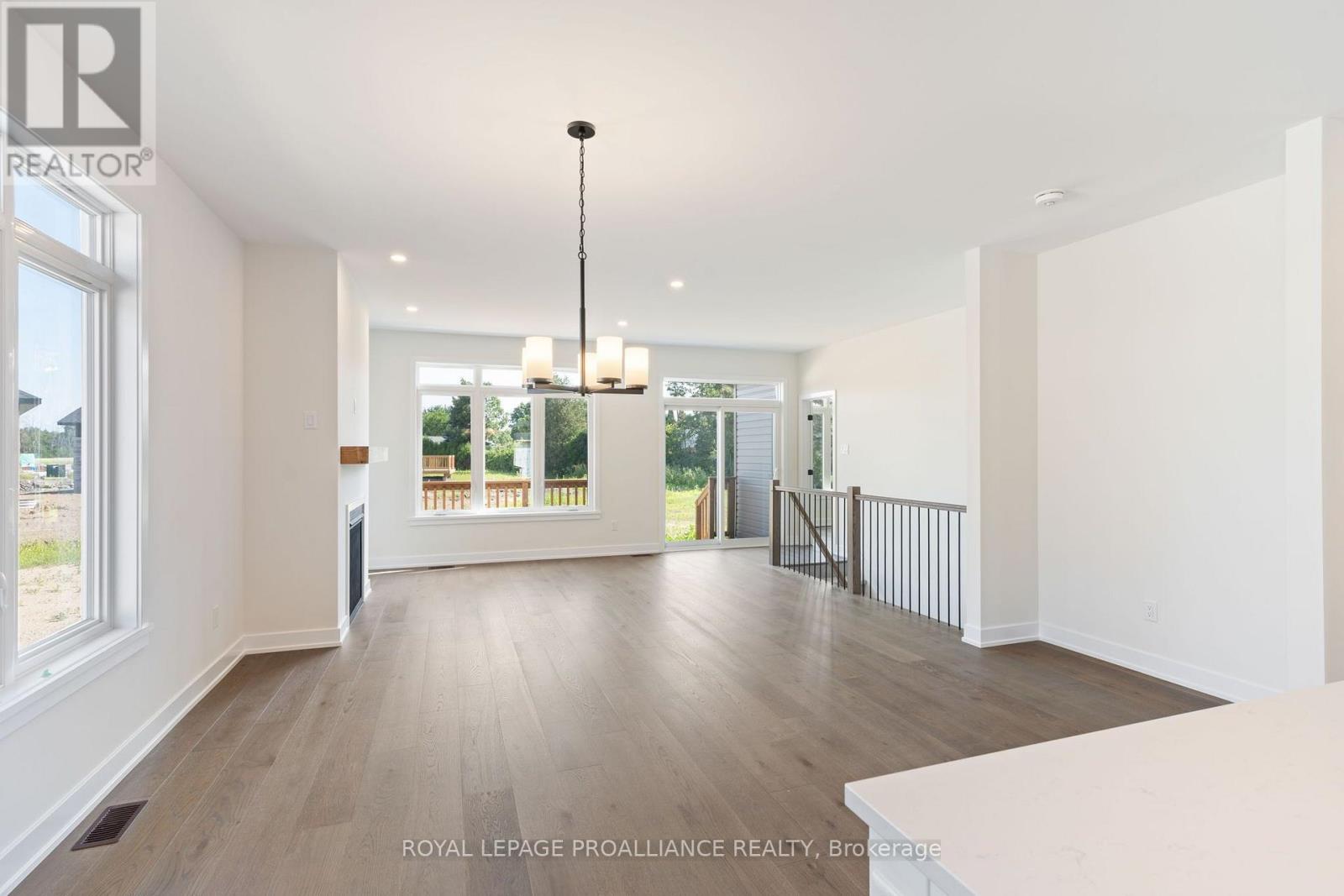 1054 TURNER DRIVE - 21