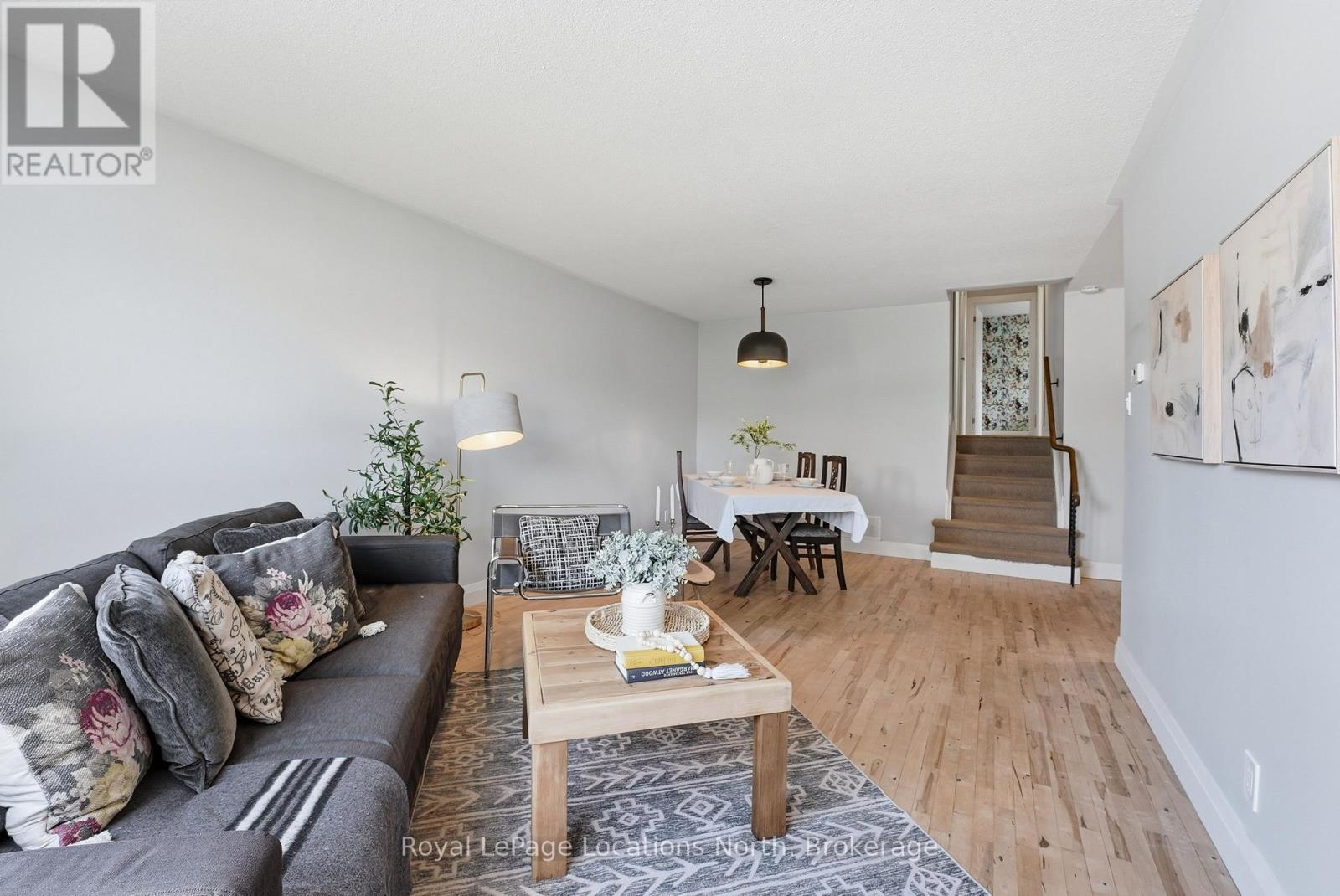 32 COURTICE CRESCENT, Collingwood — photo 2