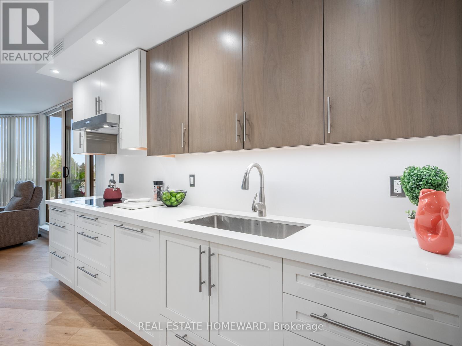 #311 20 GUILDWOOD PARKWAY - 14