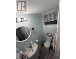 8 Banting Avenue thumbnail 10
