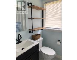 8 Banting Avenue thumbnail 11