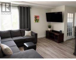 8 Banting Avenue thumbnail 4