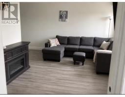 8 Banting Avenue thumbnail 5