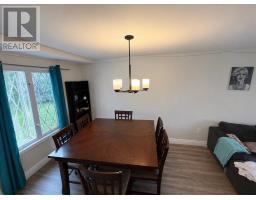 8 Banting Avenue thumbnail 7