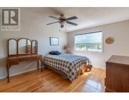 Bedroom 3 - 2114 Chantler Street, Innisfil, ON L9S1B6 Photo 12